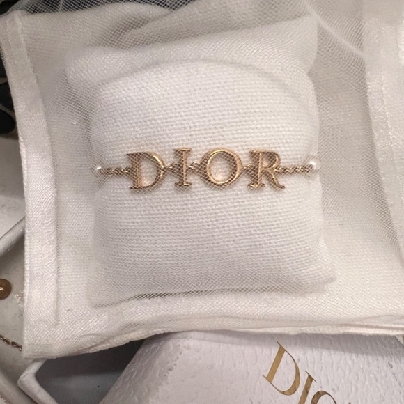 DIOR Gold-Finish Chain with Resin Pearls Bracelet - Picture 3 of 6